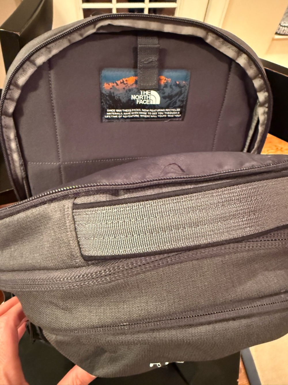 The North Face Men's Recon Backpack - Picture 3 of 8